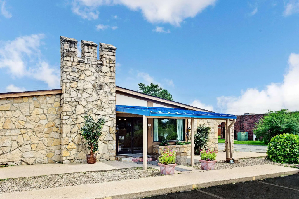 Exceed Inn Indianapolis Airport South