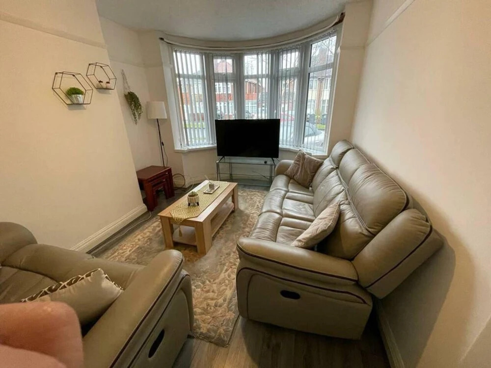 3-bed House - Sleeps 5 With Free Parking