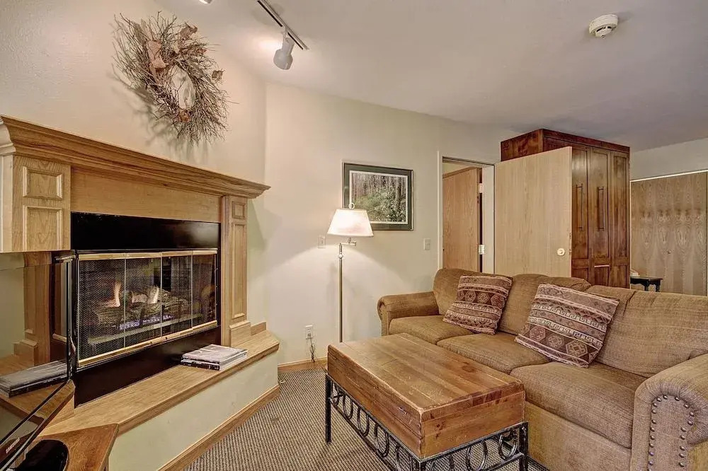 River Mtn Lodge E215D