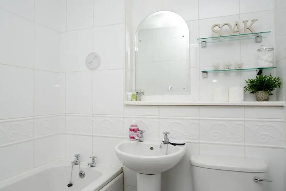 2 Bedroom Flat With Garage Parking