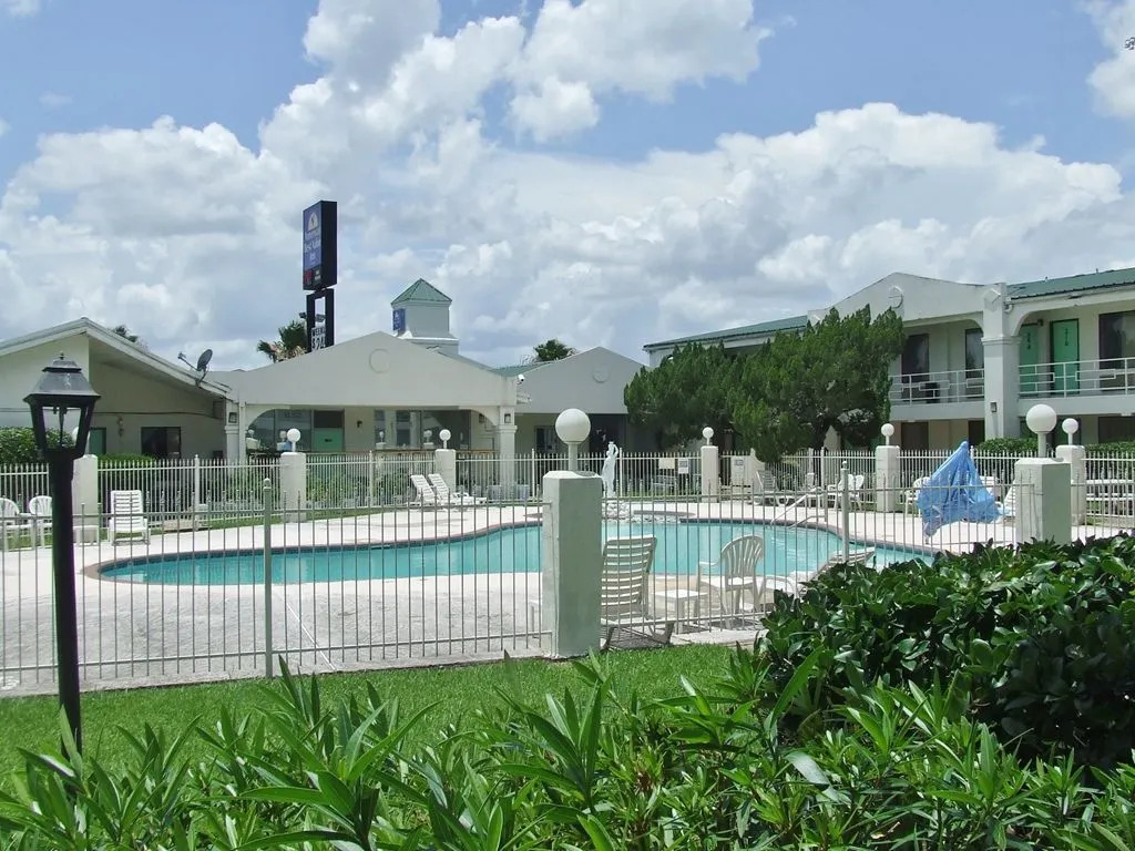 Americas Best Value Inn - Beaumont / I-10
