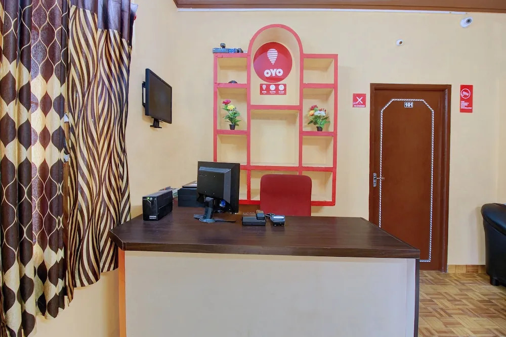 OYO Flagship 8661 Luxe Residency