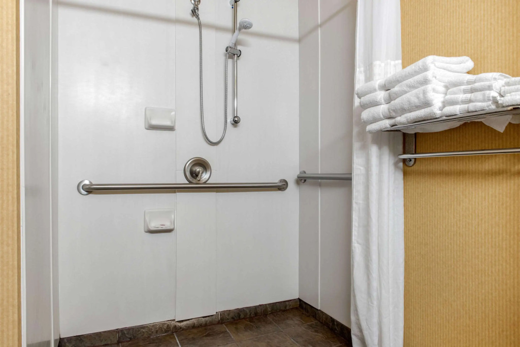 Comfort Suites Louisville Airport