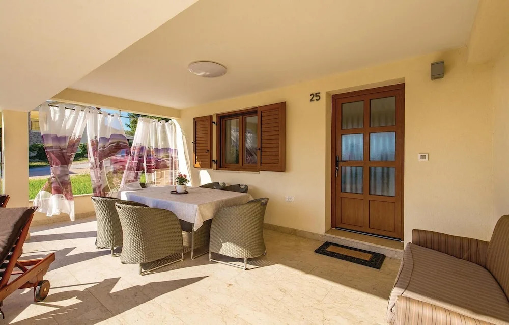 Awesome Home in Barbat with Hot Tub, WiFi, 4 Bedrooms