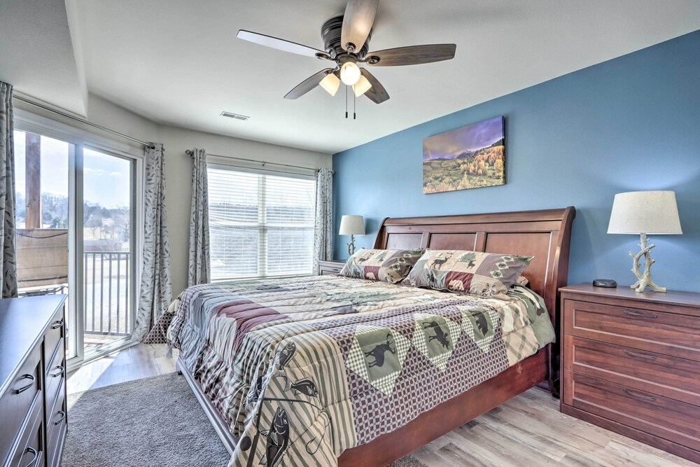 Boat Ramp, Dock & Slip: Step-free Camdenton Condo!