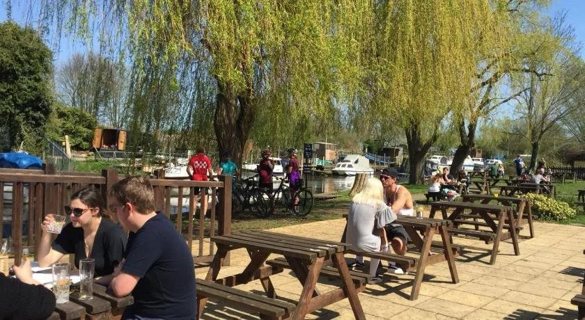 Grove Ferry Inn