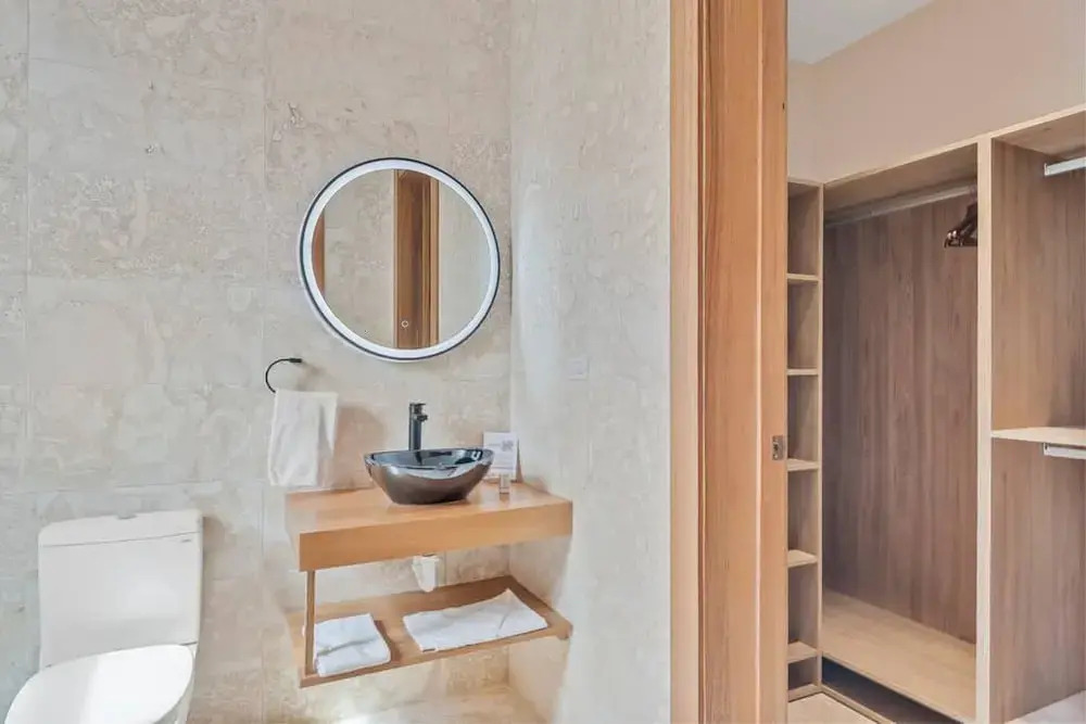 Contemporary 5 BR Luxury Golf Villa w Large Pool