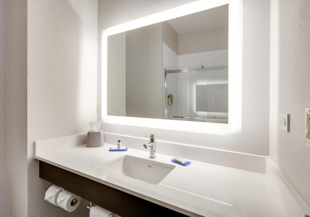 Holiday Inn Express Hotel & Suites Cleburne by IHG