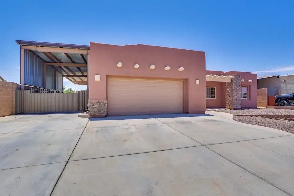 1 Mi to Golf Course: Yuma Oasis w/ Furnished Patio