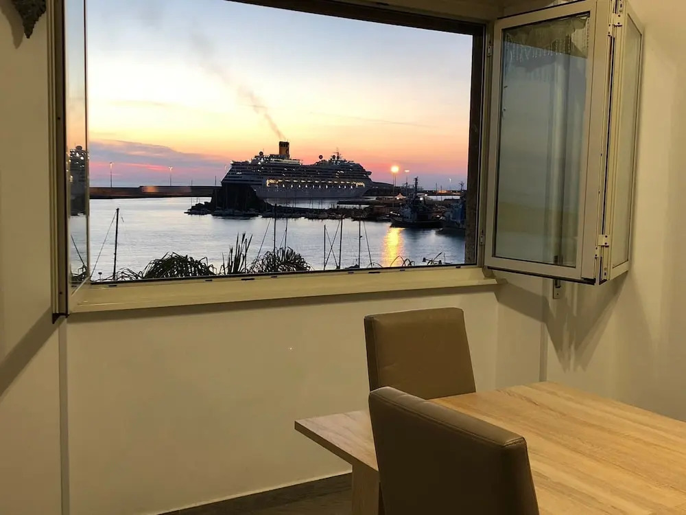 Tourist apartment-La Casa del Porto- alloggio turistico