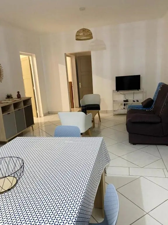 Appartement de 2 chambres avec jardin clos et wifi a Le Gosier a 5 km de la plage