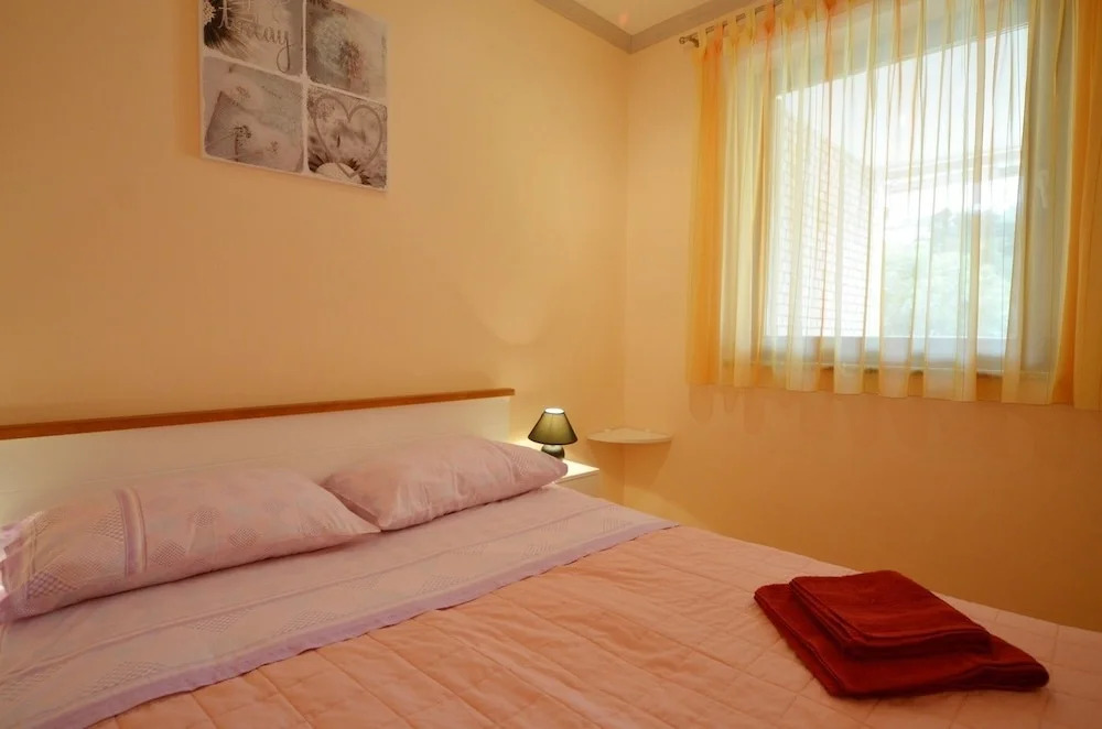 Apartment 1045