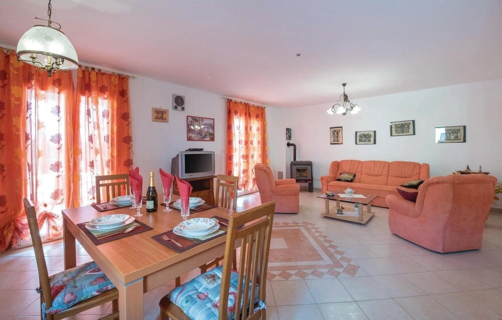 Cozy Home In Nedescina