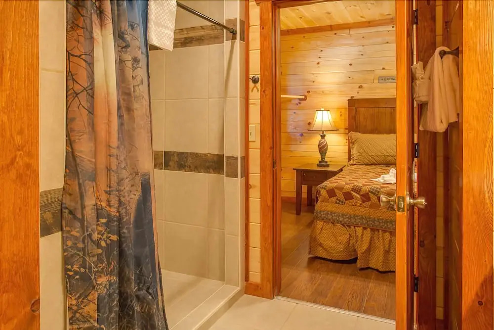 Sherwood Splash Lodge 11 Bedroom Home with Indoor Pool