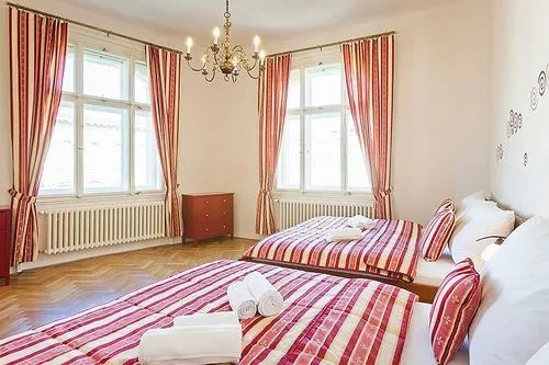 Apartment Court