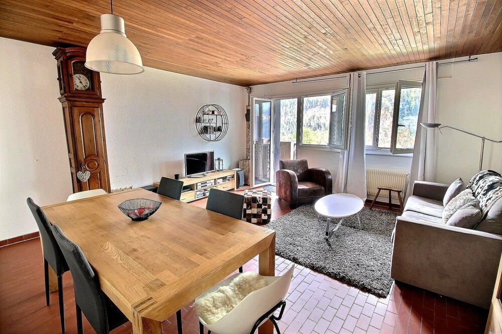 Ravinesrooms Located at 500 Meters From the Cableway