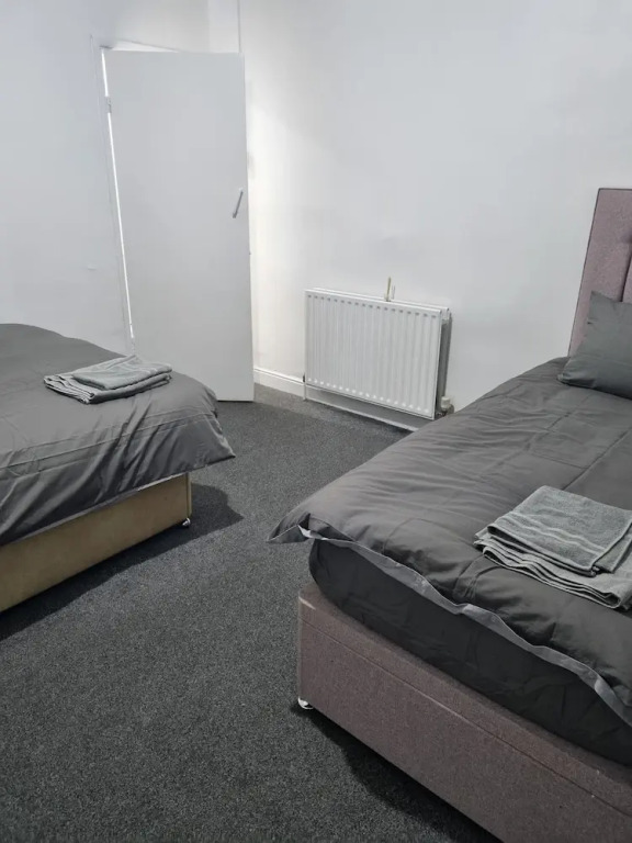 Lovely 2-bed House in Smethwick, Birmingham tn