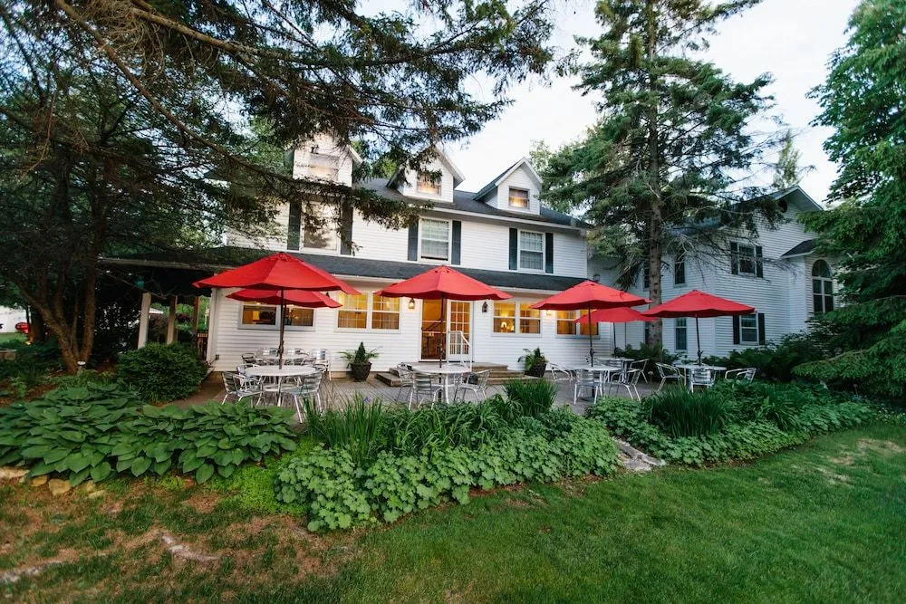 Eagle Harbor Inn