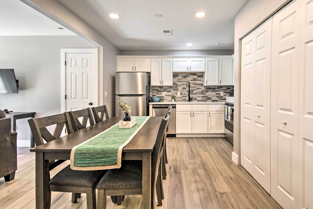 Airy Townhome: Close to Kayaking & Boating!