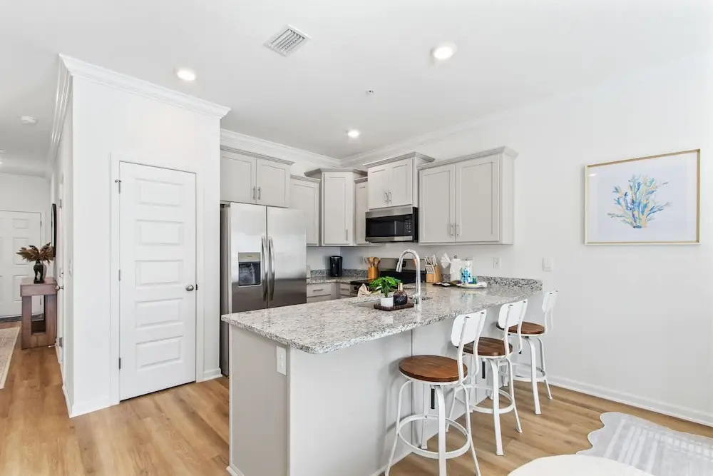 New Sleeps 7 Beach Fun Dining Palmaway
