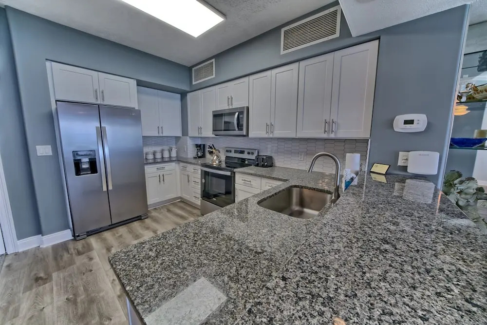 Gorgeous Condo with Breathtaking Ocean View - Unit 0803 by RedAwning