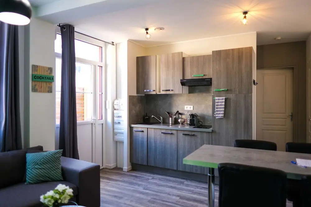 Studio en plein centre de Saint-Omer - à 5 min de la gare, parking privé gratuit