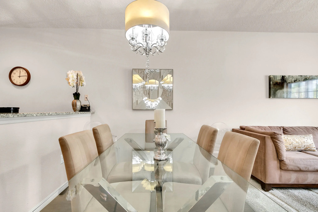 3 Bd 2 Ba Lucaya Village 18-102