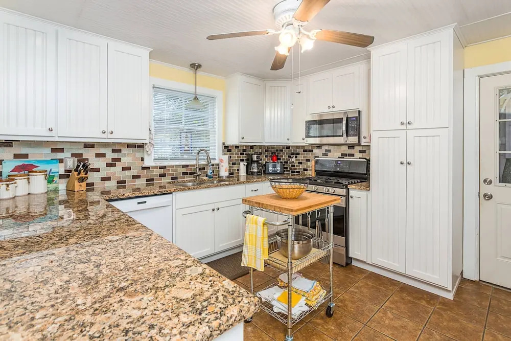 4311 6th Street by Hodnett Cooper