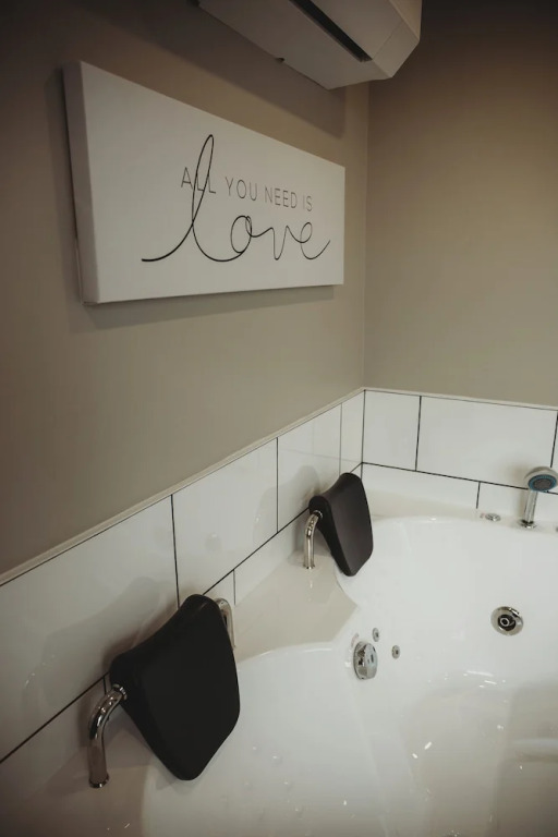 Riverside Suites