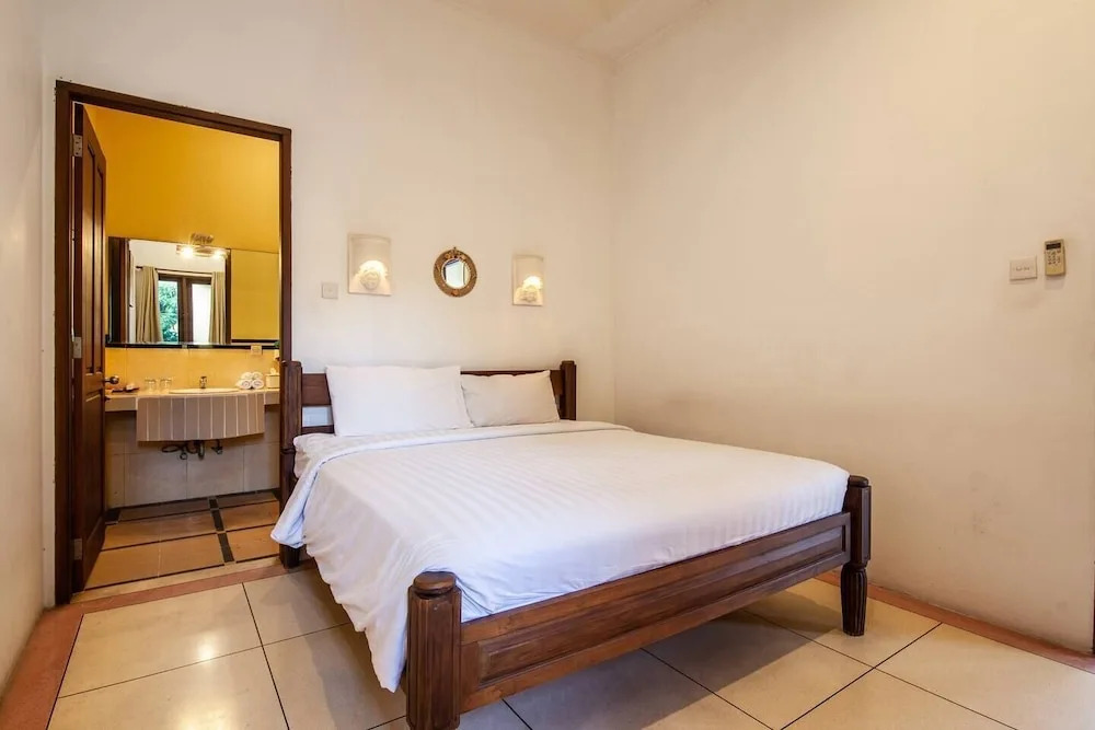 PB - 6BR- V1 & V3 6BR Private Pool Villa, Walk to Seminyak Beach