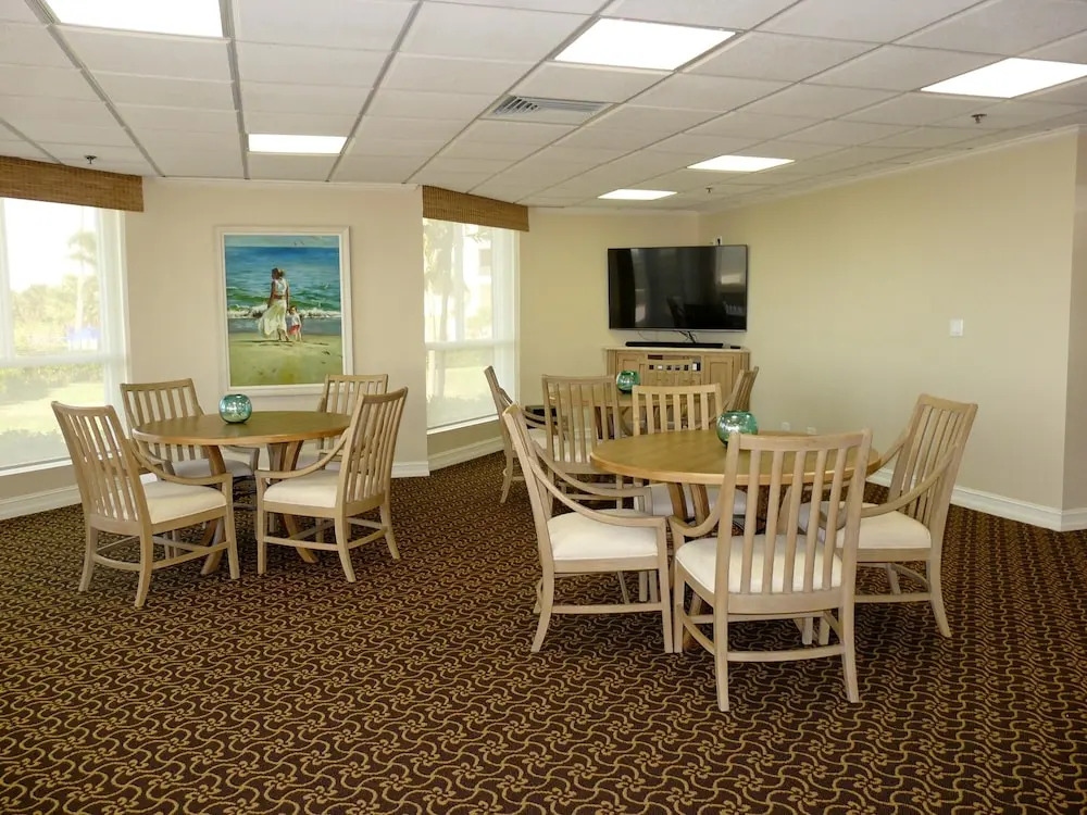 Stylish beachfront condo with spa/pool and ocean views