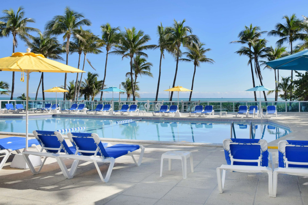 Seacoast Suites on Miami Beach