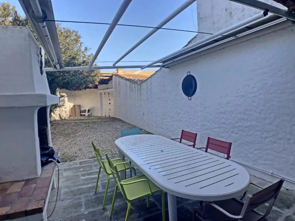 Maison Saintes-Maries-de-la-Mer, 4 pièces, 10 personnes - FR-1-475-35