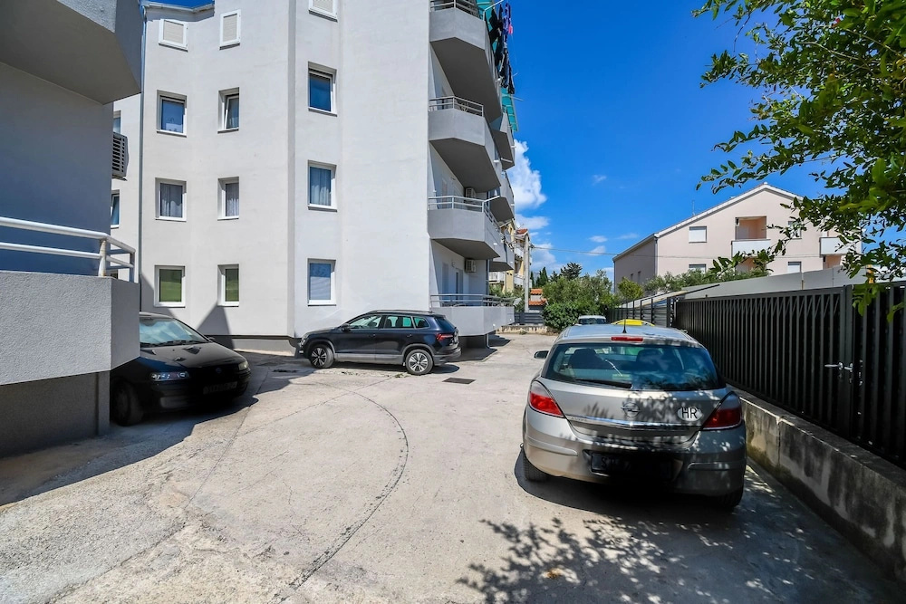 Apartment Agi