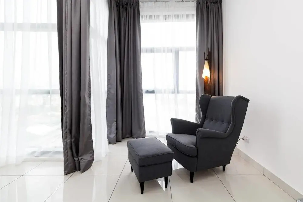 Bright and Comfy Studio 10 Minutes From Klcc