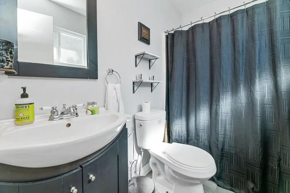 The Poppy 692 - Charming, Cozy Cabin Close To The Lake And The Village! Hot Tub! 1 Bedroom Home