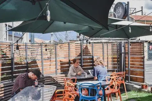 Alternative Hostels