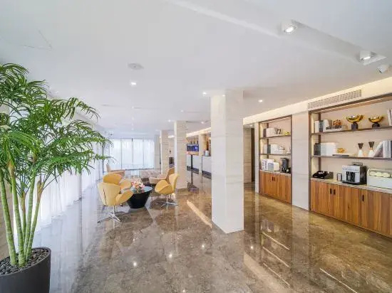 Homeinn Plus Hotel (Huzhou Normal University Yishang Street)