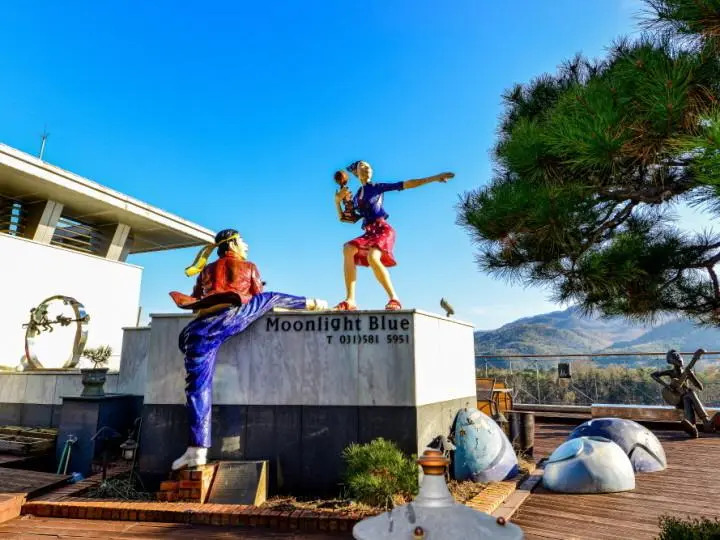 Moonlight Blue Pension