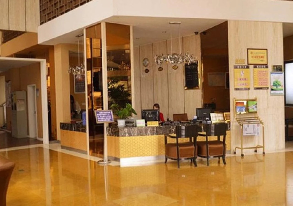 Rayne Holiday Hotel