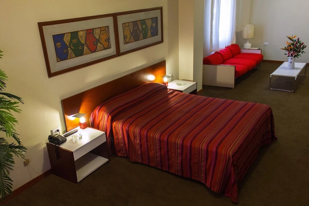 Camino Real Hotel