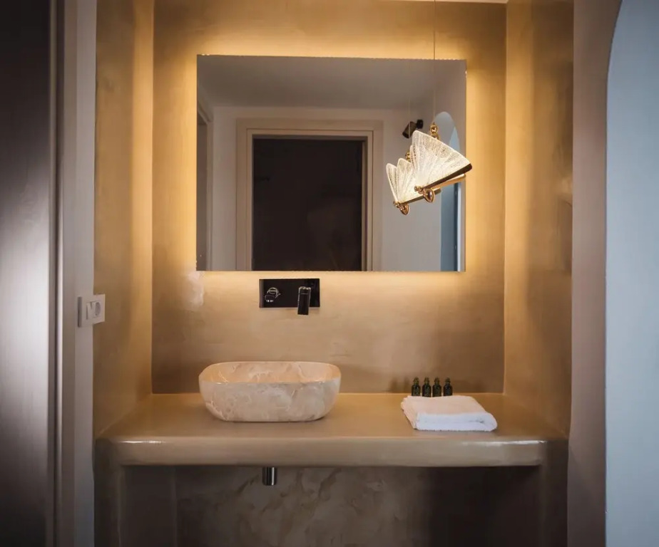 Anthemis Suites