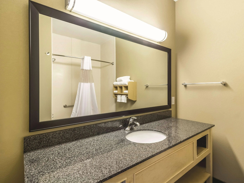 La Quinta by Wyndham Fargo-Medical Center
