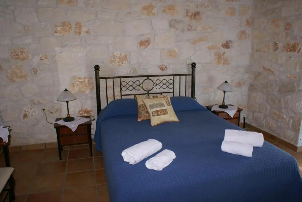 Lithos stone house (Ionio holidays)