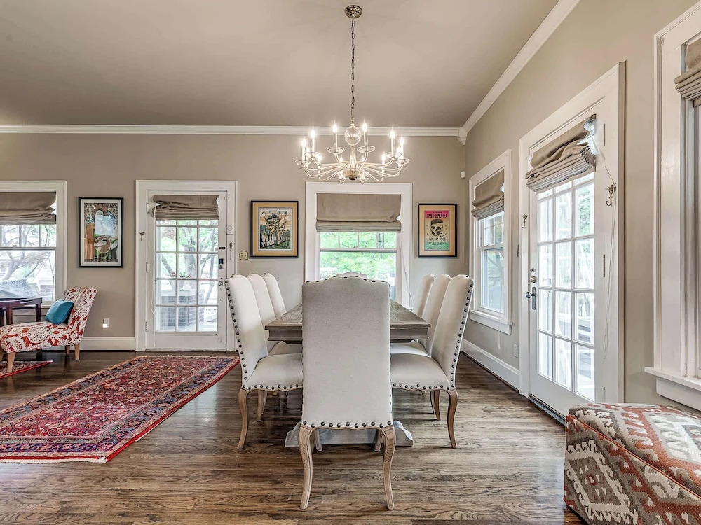Stylish 3-bedroom Home in Tulsa