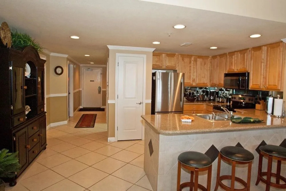 Majestic Beach Towers Resort by Panhandle Getaways
