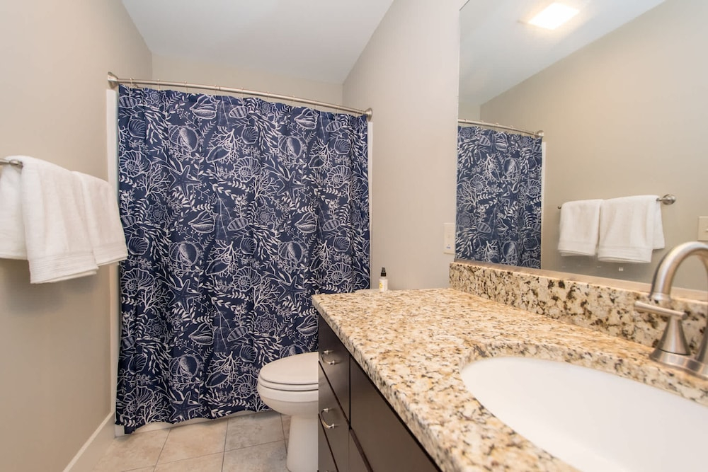 3BR Retreat Ensuite Baths Fire Pit