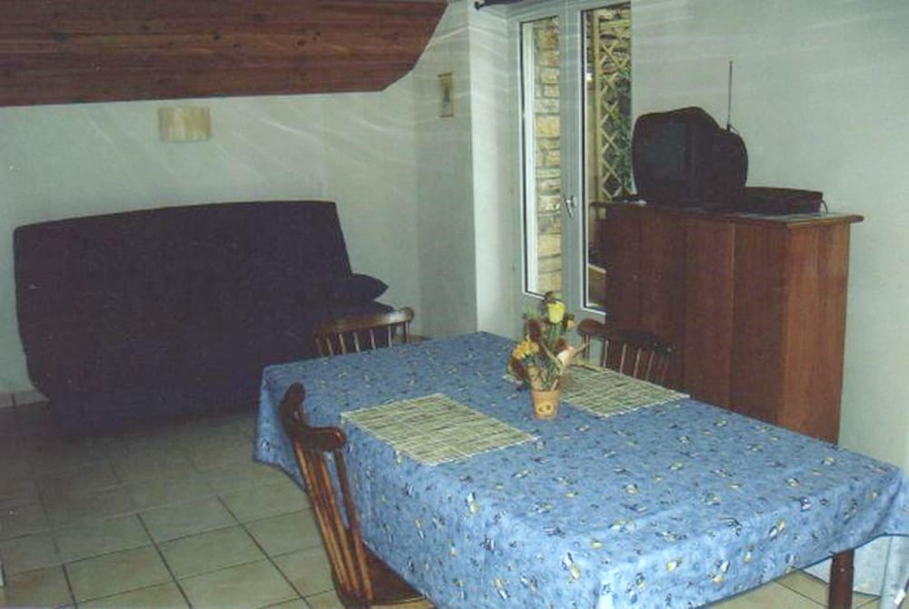 House With one Bedroom in Beuzec-cap-sizun, With Wonderful Lake View and Enclosed Garden - 2 km From the Slopes