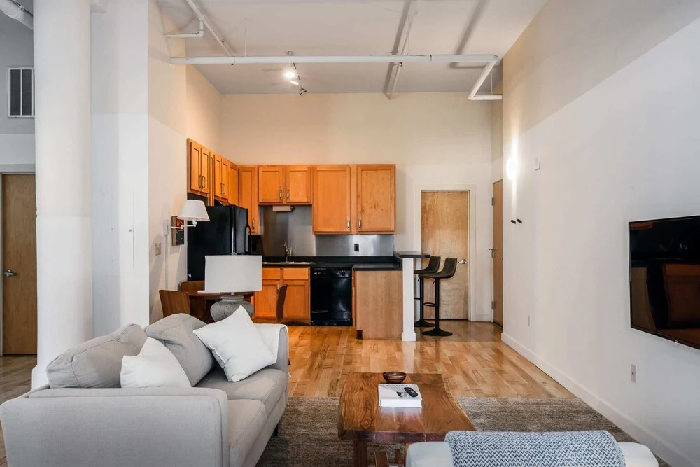 Spacious DT Lofts with Full Kitchen by Zencity