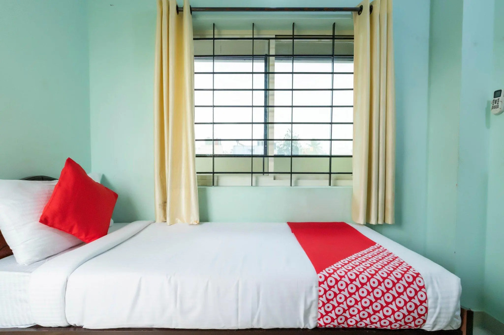 OYO 68738 Hotel Skv Residency